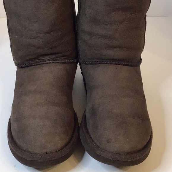 UGG CLASSIC BROWN SHORT WINTER BOOTS W8 - Picture 4 of 12